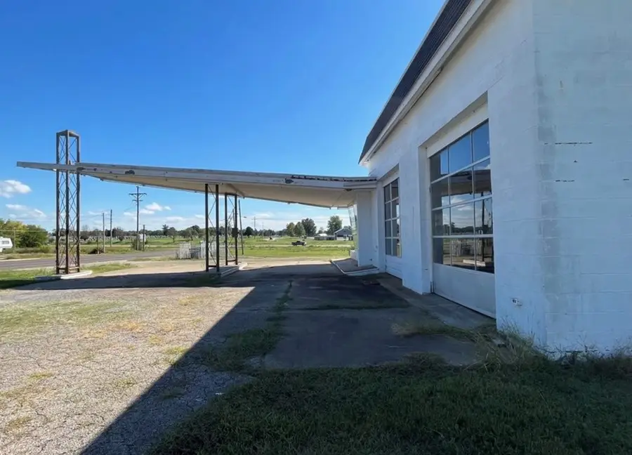 750 South Main, Brookfield, MO 64628 - #3