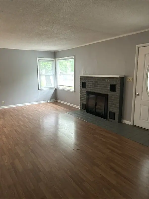 604 Jackson Street, Macon, MO 63552 - #3