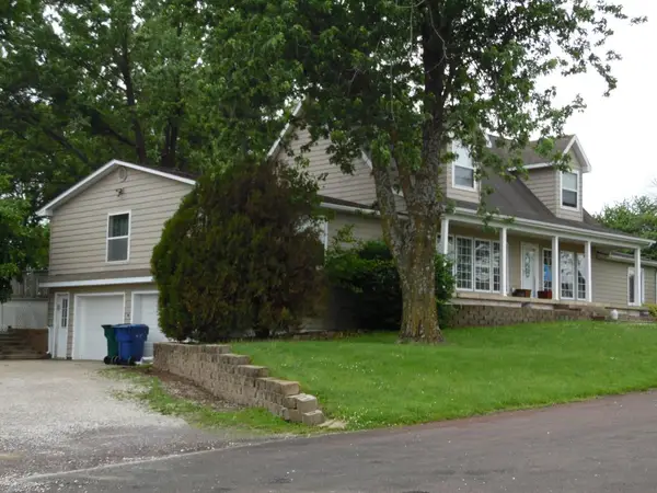 1207 Hilltop Dr., Brookfield, MO 64628