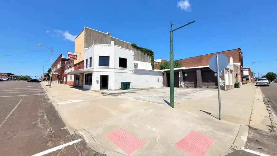 605 Jackson Street, Chillicothe, MO 64601 - #2
