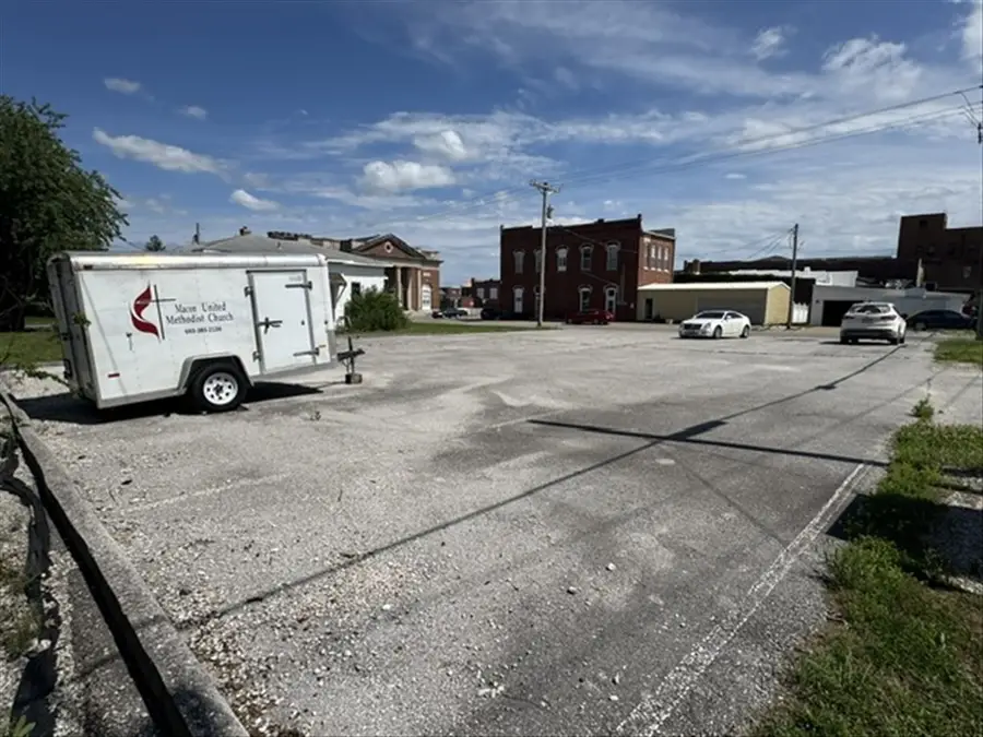 000 Prairie Street, Macon, MO 63552 - #3