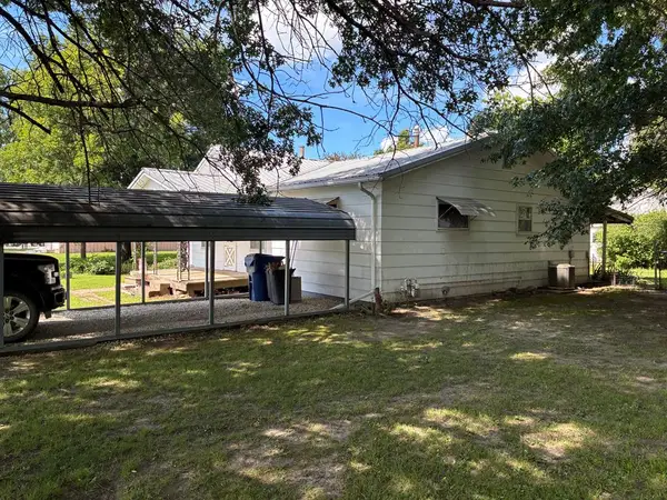 209 Sanford Street, Brookfield, MO 64628