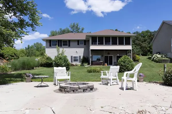 10529 Wildflower Drive, Unionville, MO 63565