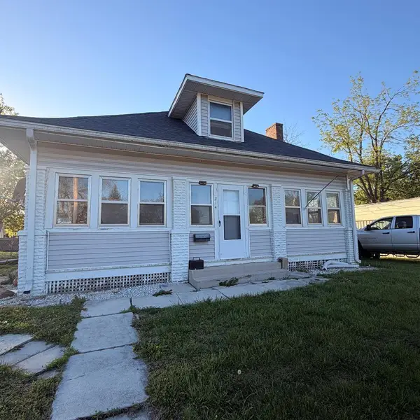 214 Crescent Drive, Macon, MO 63552