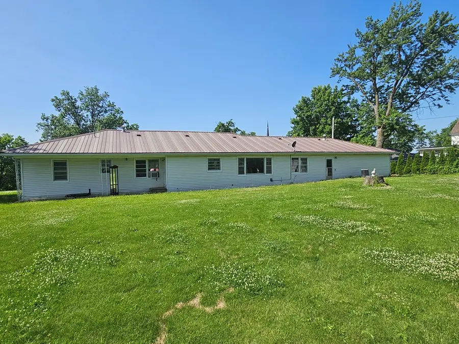 407 E North St, Edina, MO 63537 - #3