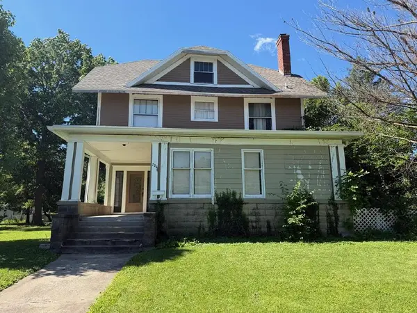 704 E Normal Avenue, Kirksville, MO 63501