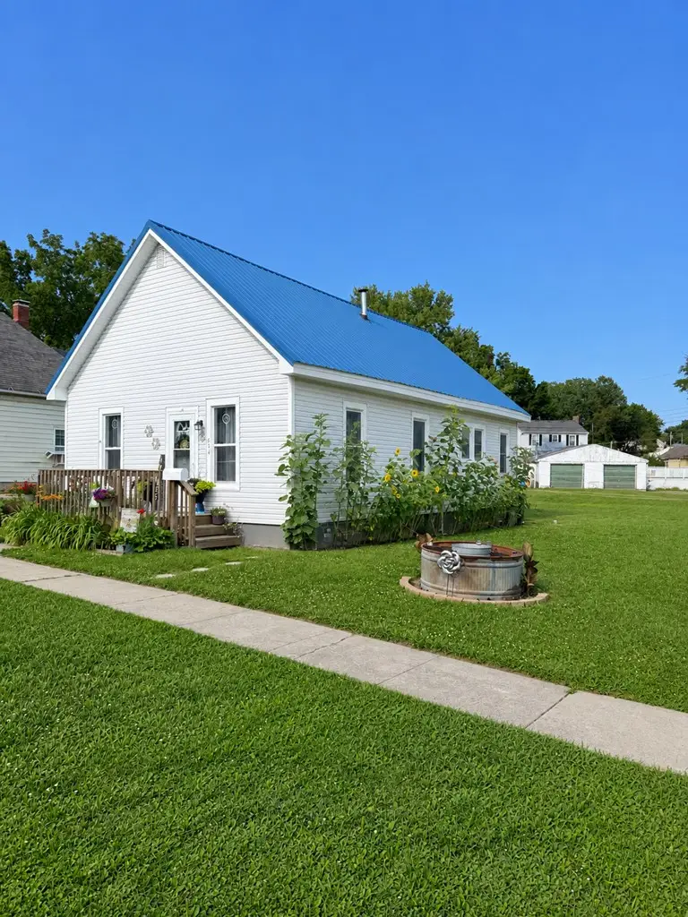 634 Brookfield Avenue, Brookfield, MO 64628 - #2