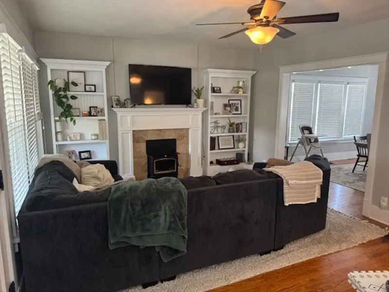 902 Jackson Street, Macon, MO 63552 - #3
