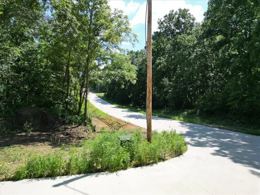 000 W Banyon Dr, Macon, MO 63552 - #3