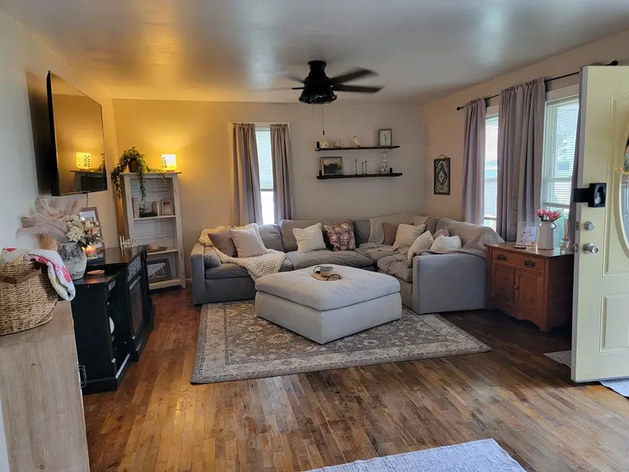 411 S Macon Street, Bevier, MO 63532 - #3