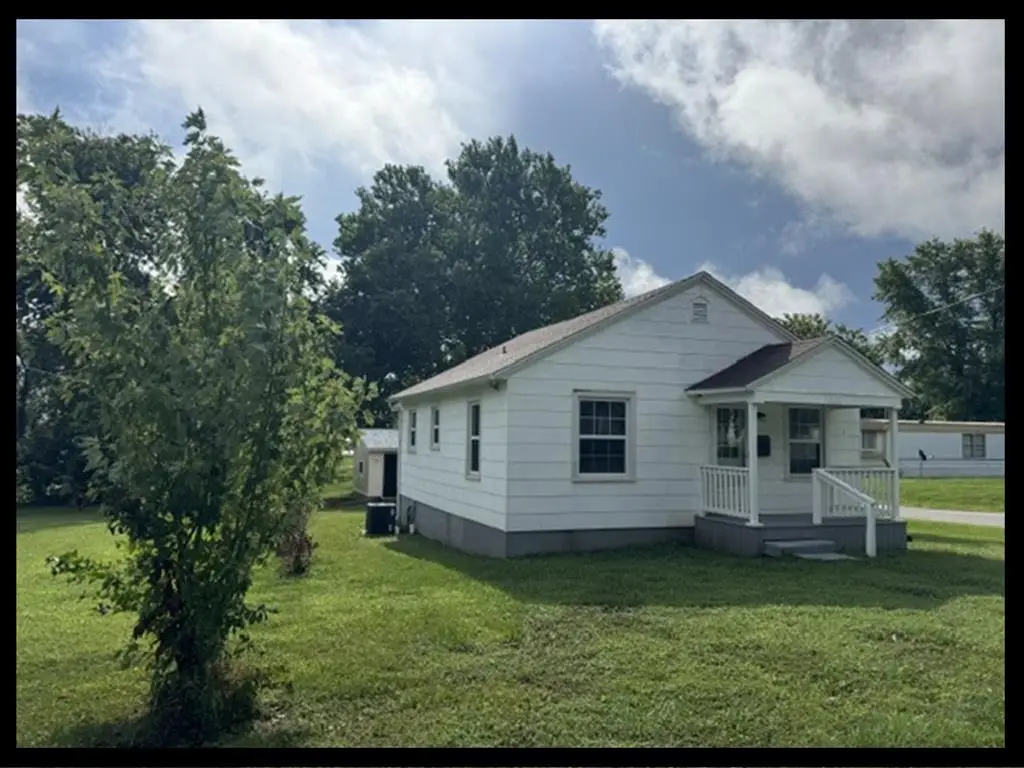 1007 S Rollins Street, Macon, MO 63552 - #1
