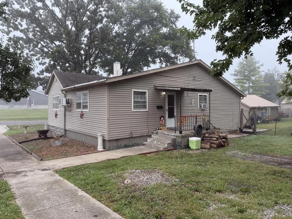 101 E Monticello, Edina, MO 63537 - #1