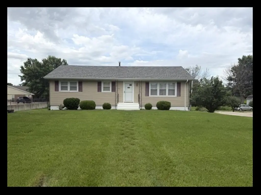 706 Ranchland Dr, Macon, MO 63552 - #1
