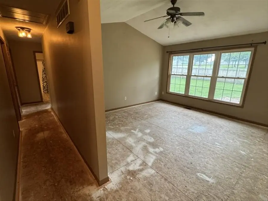 1414 Rosewood Terrace, Macon, MO 63552 - #3
