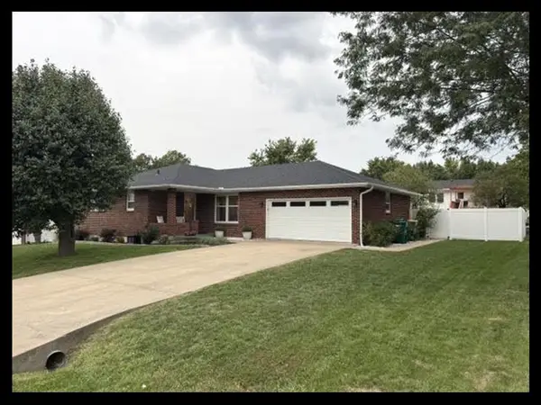 1313 Mimosa, Macon, MO 63552