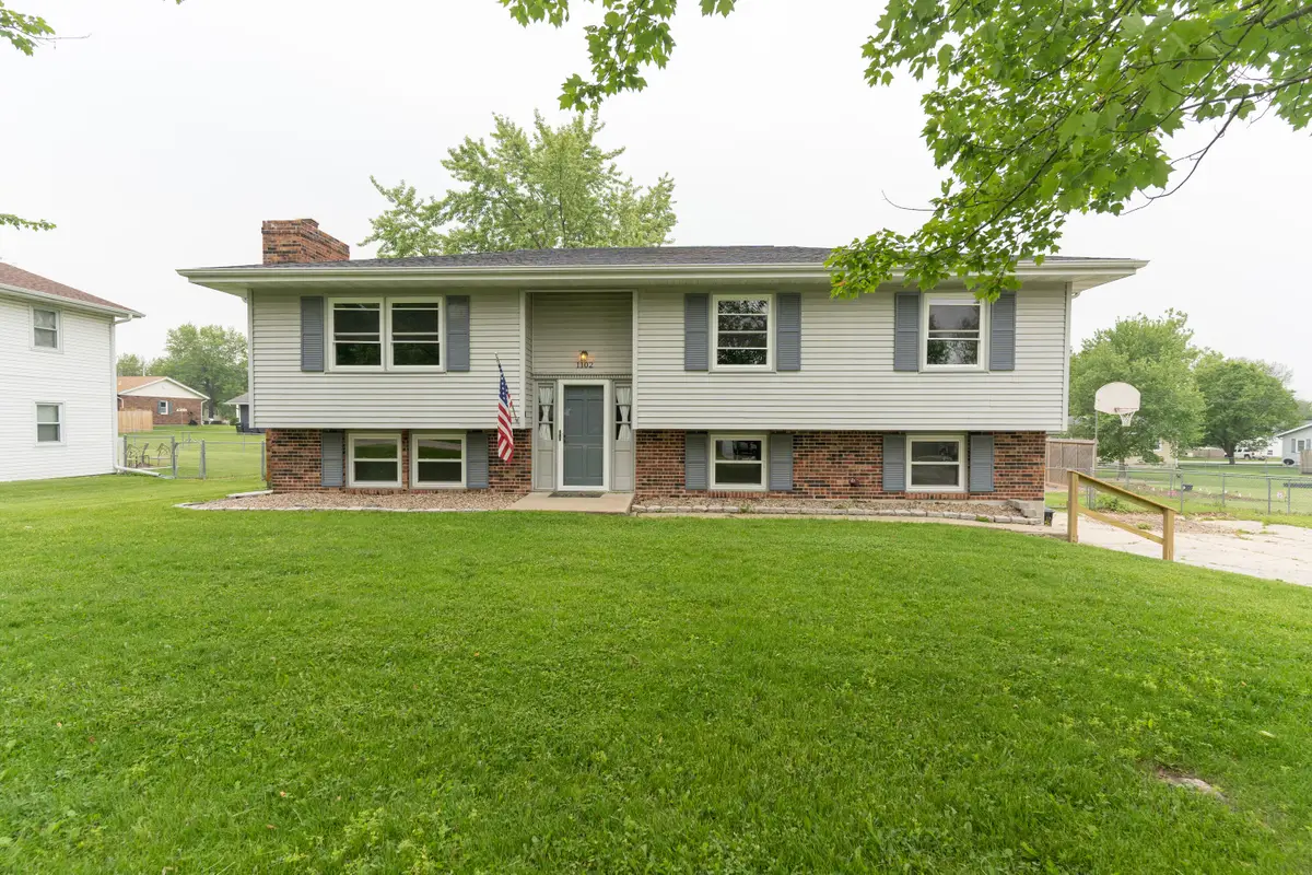 1102 Crestview, Macon, MO 63552 - Image #1