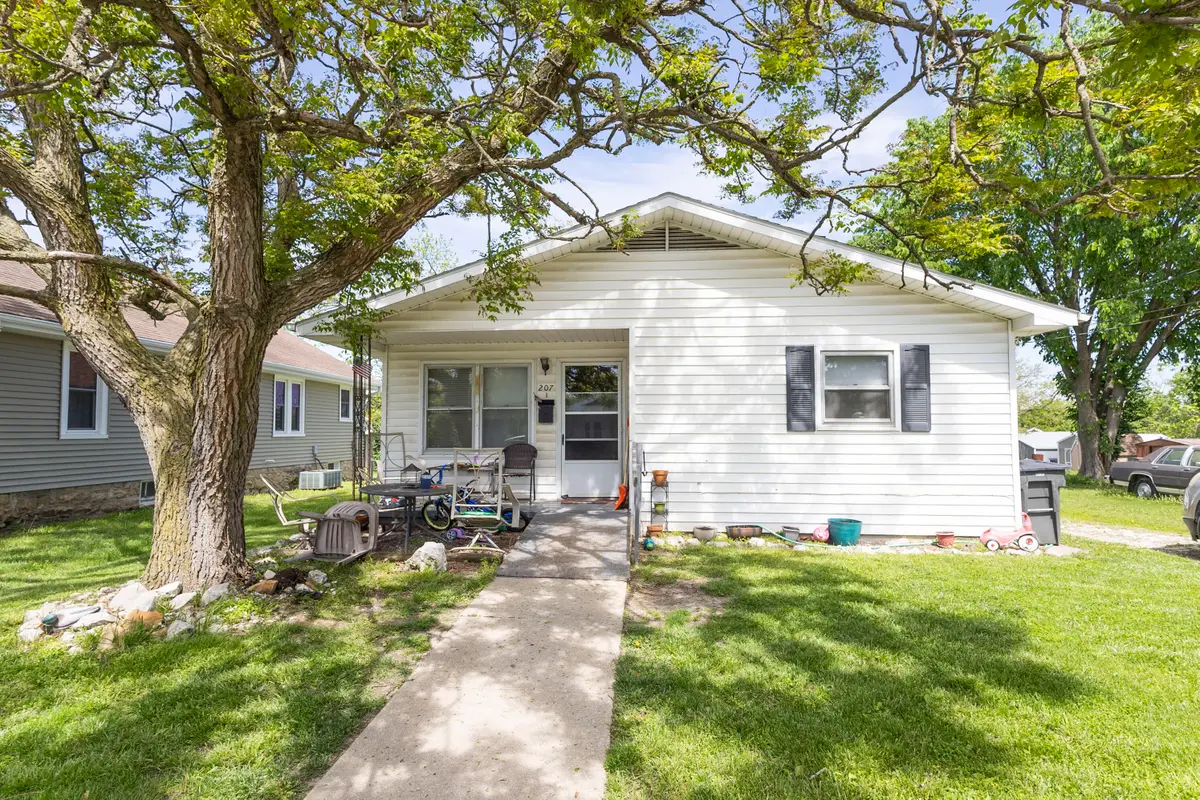 207 E Elm St., Huntsville, MO 65259 - Image #1