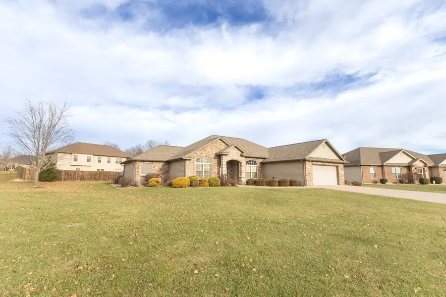 1121 Bradford Circle, Moberly, MO 65270 - Image #2