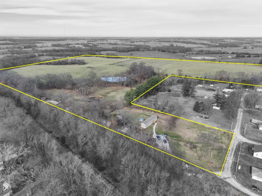 447 Holman St., Clifton Hill, MO 65244 - #2