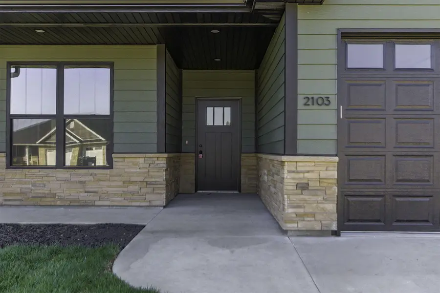 2103 Vinny Ave., Moberly, MO 65270 - #2