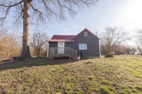 210 Howard St., Huntsville, MO 65259