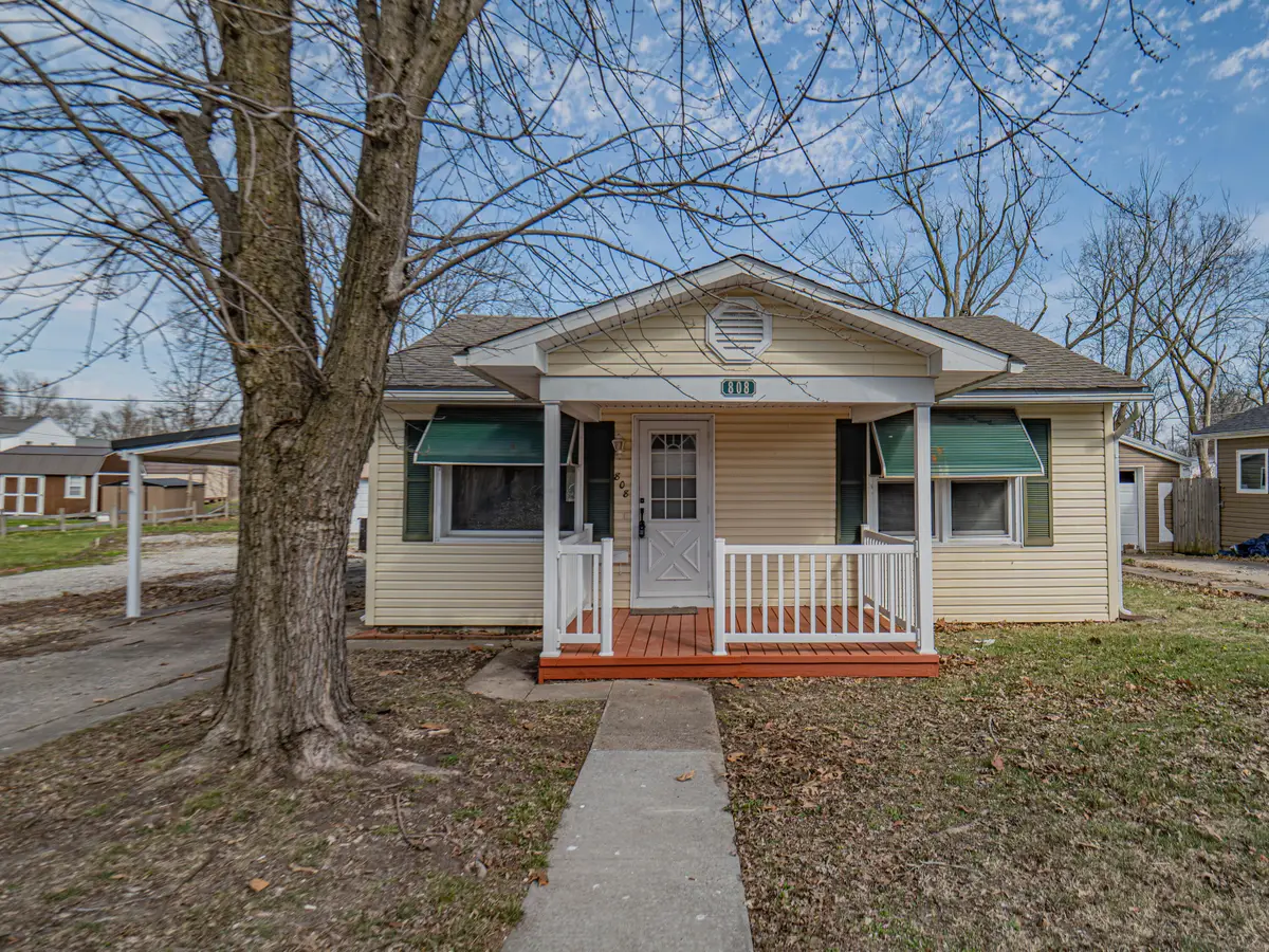 808 Mckinley Ave., Moberly, MO 65270 - #1