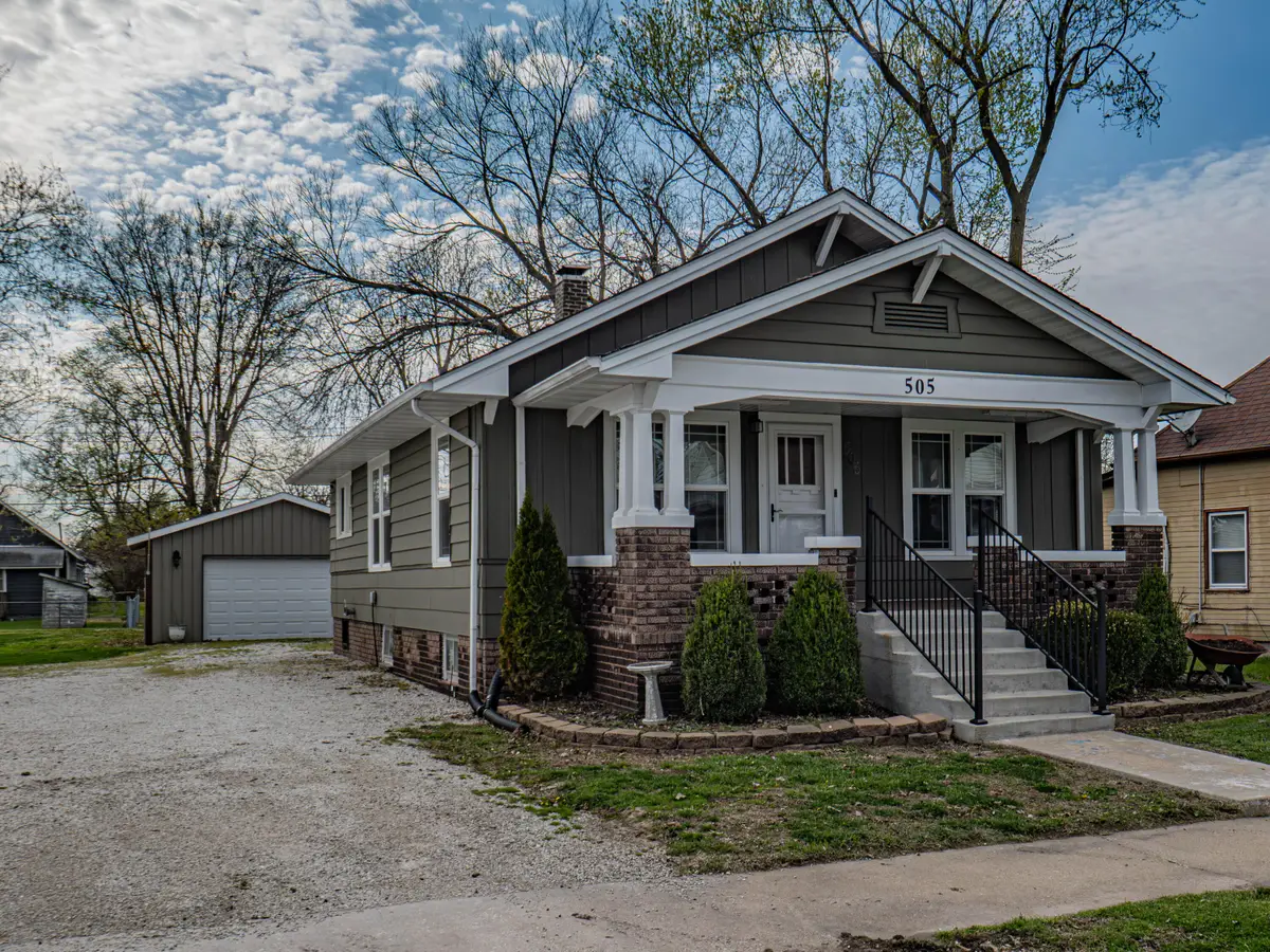 505 Mckinley Ave., Moberly, MO 65270 - #1