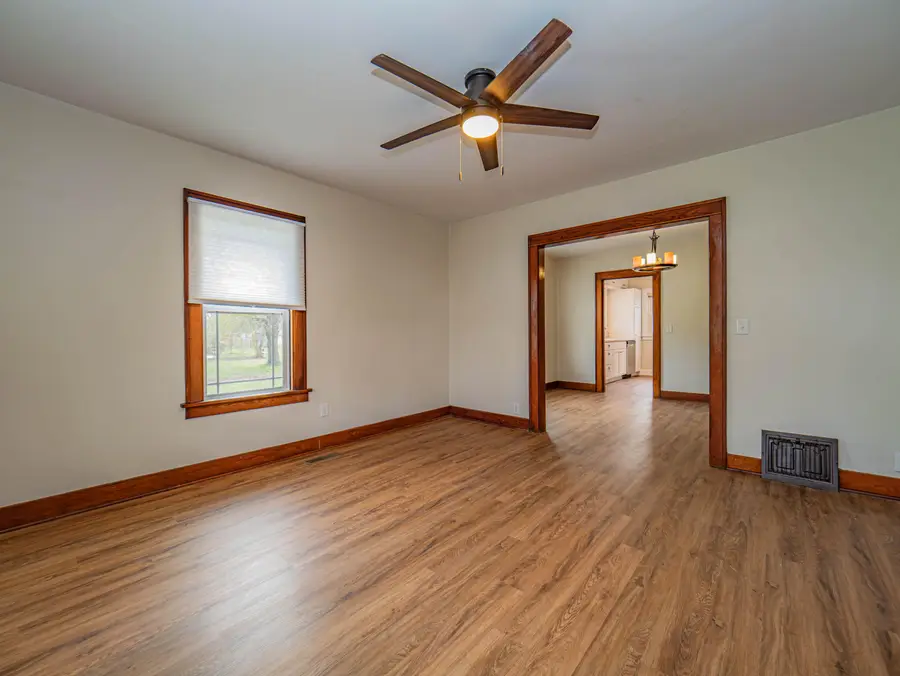 505 Mckinley Ave., Moberly, MO 65270 - #2