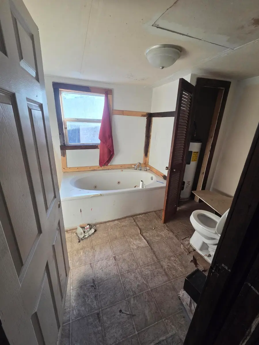 216 Lotter St., Moberly, MO 65270 - #3