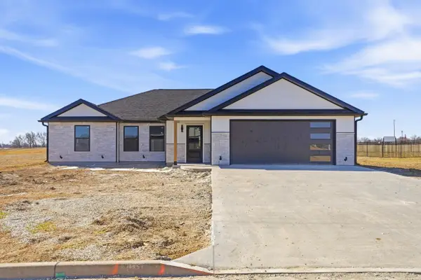 910 Destinee Dr., Moberly, MO 65270