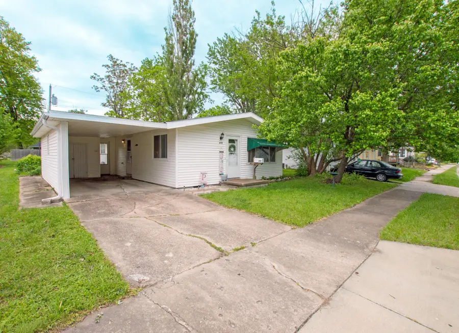 610 Garfield Ave., Moberly, MO 65270 - #2