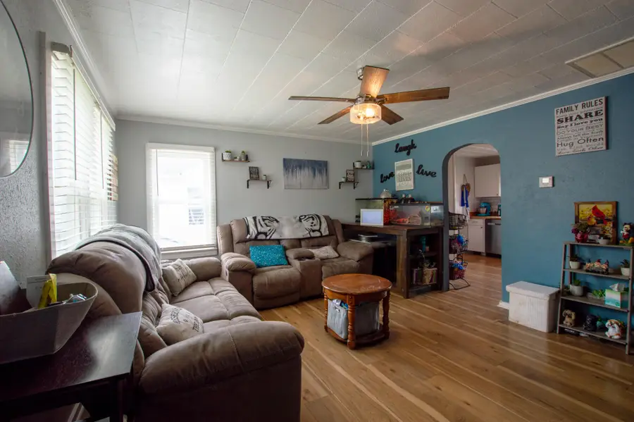 515 Garfield Ave., Moberly, MO 65270 - #2