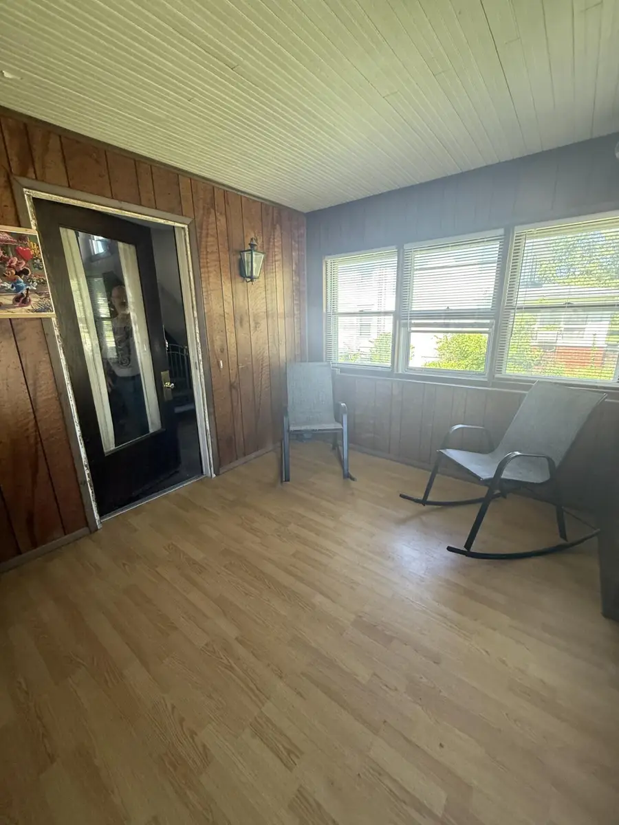105 W Spruce St., Shelbina, MO 63468 - #2