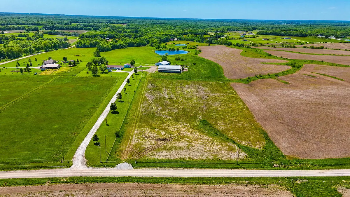 1389 County Road 2470, Huntsville, MO 65259 - #1