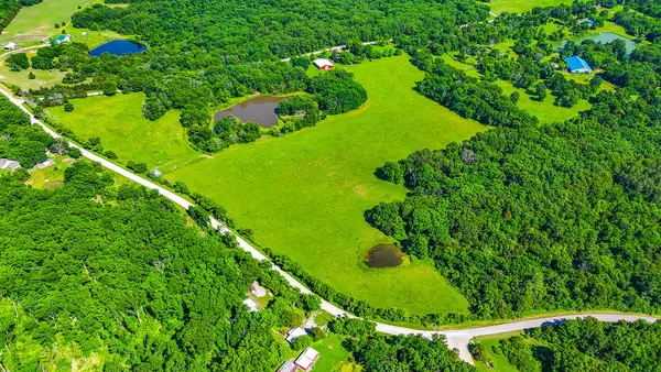 261 County Road 137, Clark, MO 65243