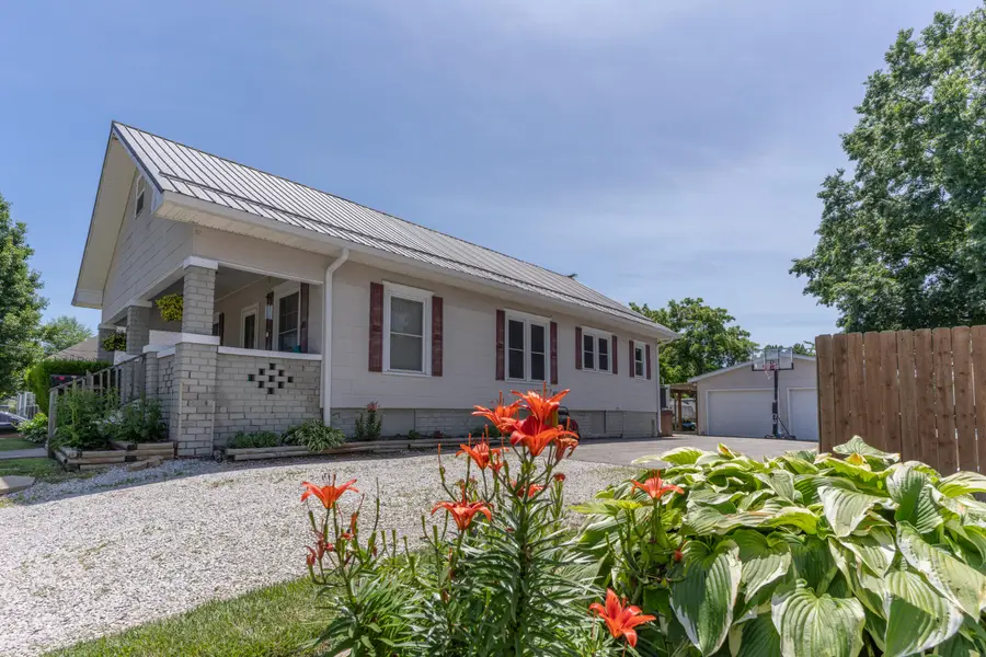 618 Taylor St., Moberly, MO 65270 - #2