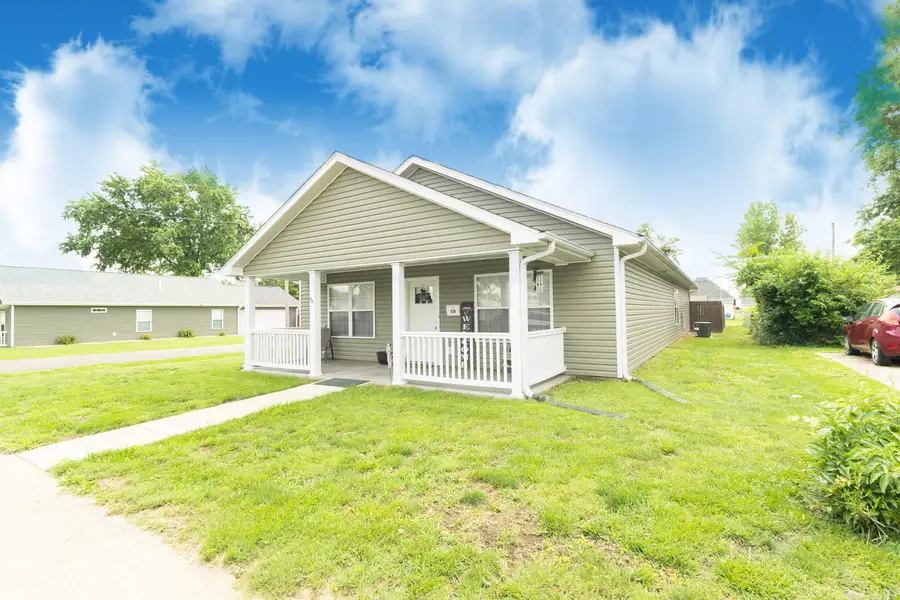 320 Halleck St., Moberly, MO 65270 - #2