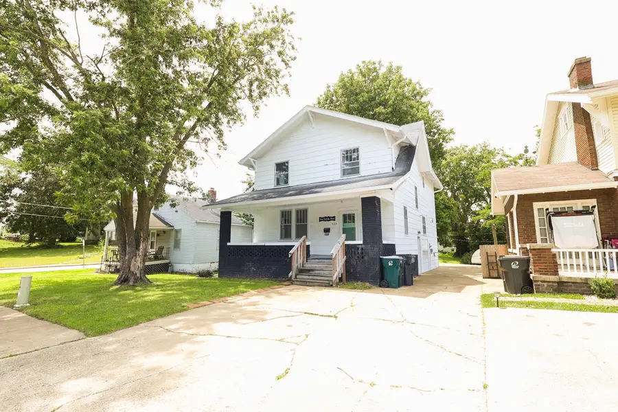 423 S 5th St., Moberly, MO 65270 - #2