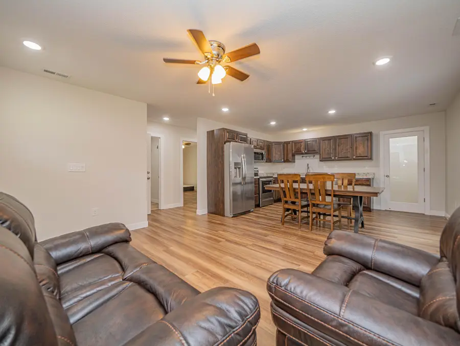 4311 Rivers Dr., Mexico, MO 65265 - #3