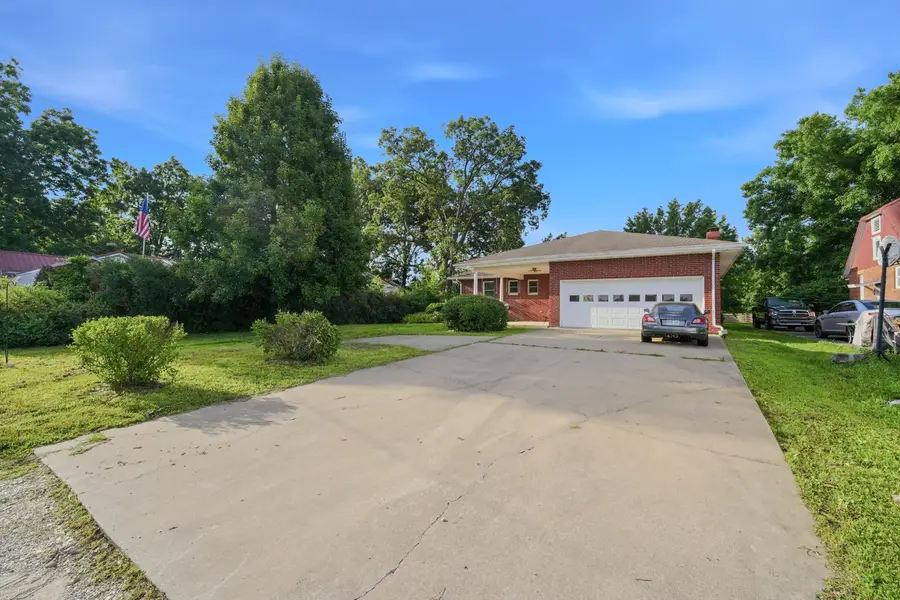 1013 W Burkhart St., Moberly, MO 65270 - #3