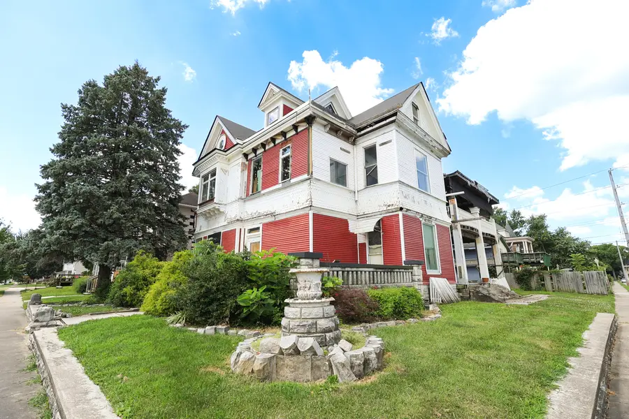303 S Williams St., Moberly, MO 65270 - #2