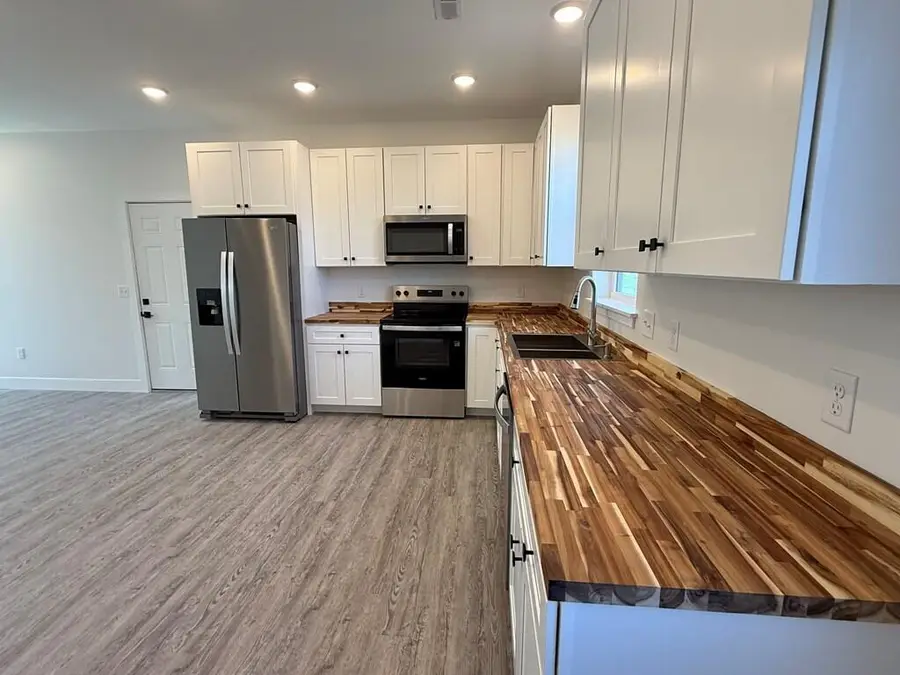 705 Roe, Macon, MO 63552 - #3