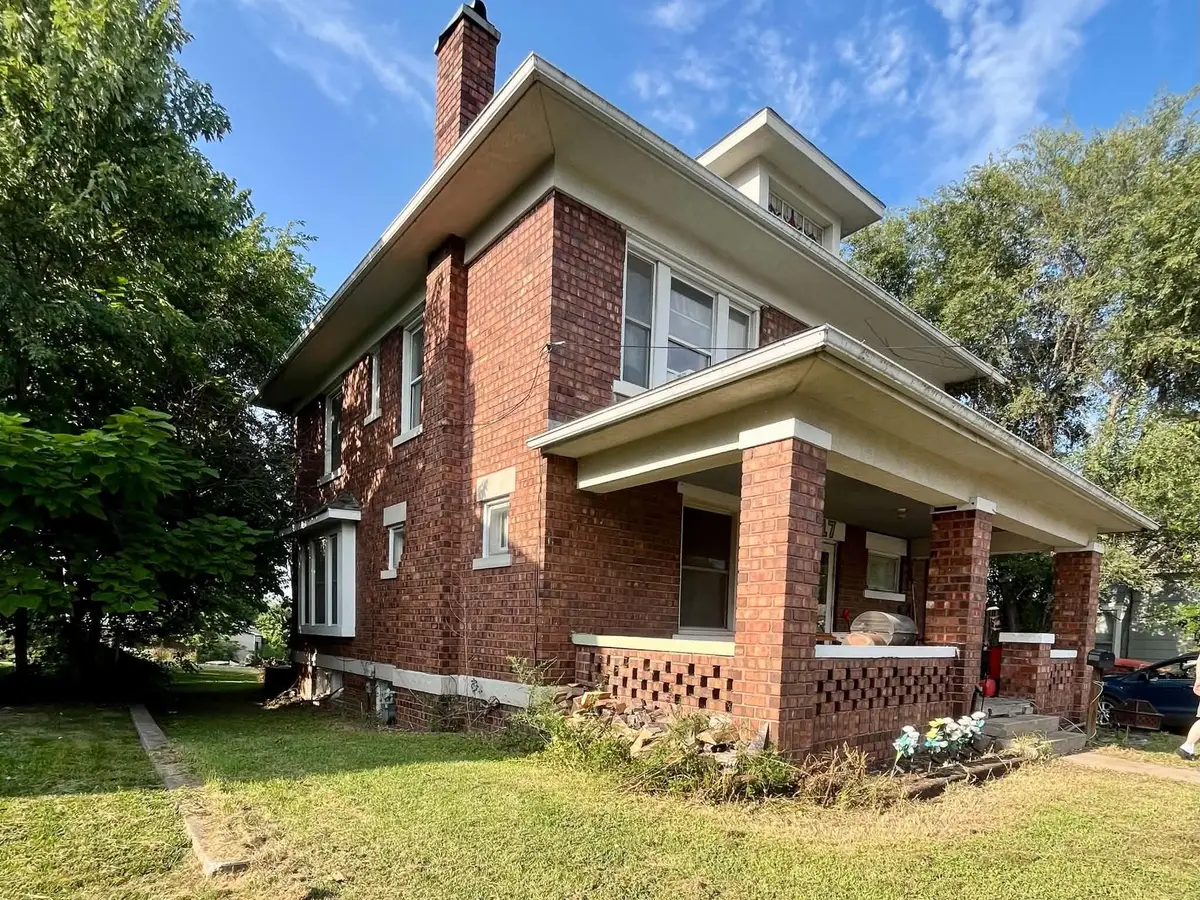 617 W Carpenter St., Moberly, MO 65270 - #1