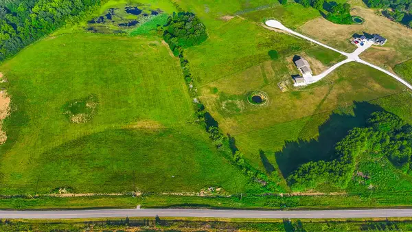 7089 State Highway Dd, Huntsville, MO 65259