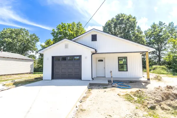1008 W End Place, Moberly, MO 65270