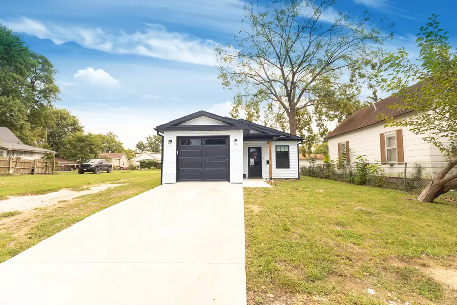 616 S 5th St., Moberly, MO 65270 - #3