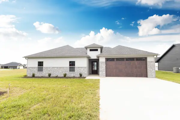 2002 Sterling Dr., Moberly, MO 65270
