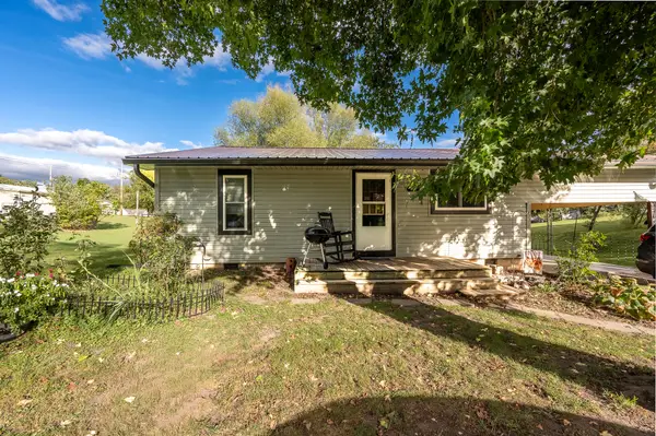 102 Missouri St., Higbee, MO 65257