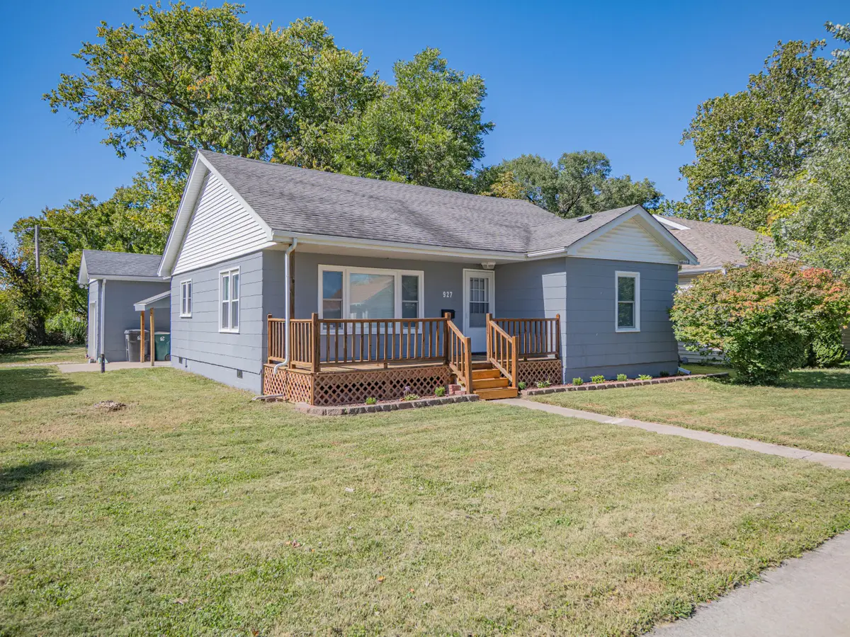 927 S 4th St., Moberly, MO 65270 - #1