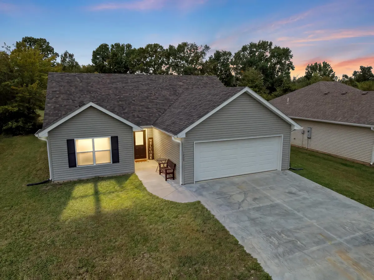 1203 Stonebridge, Moberly, MO 65270 - #1